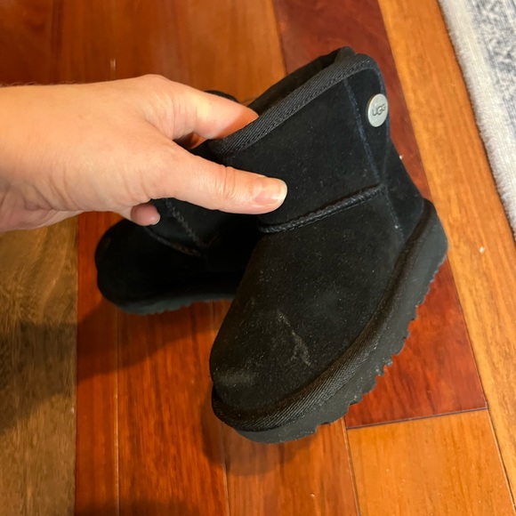 EUC ugg Kona boot black size 6M - Picture 4 of 7